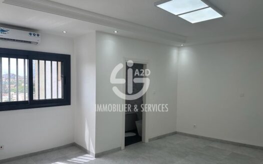 Appartement F4 à louer Point E