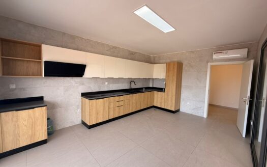 UN APPARTEMENT F4 A LOUER AU POINT E